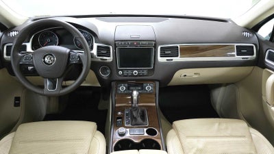 2016 Volkswagen Touareg Sport w/Technology