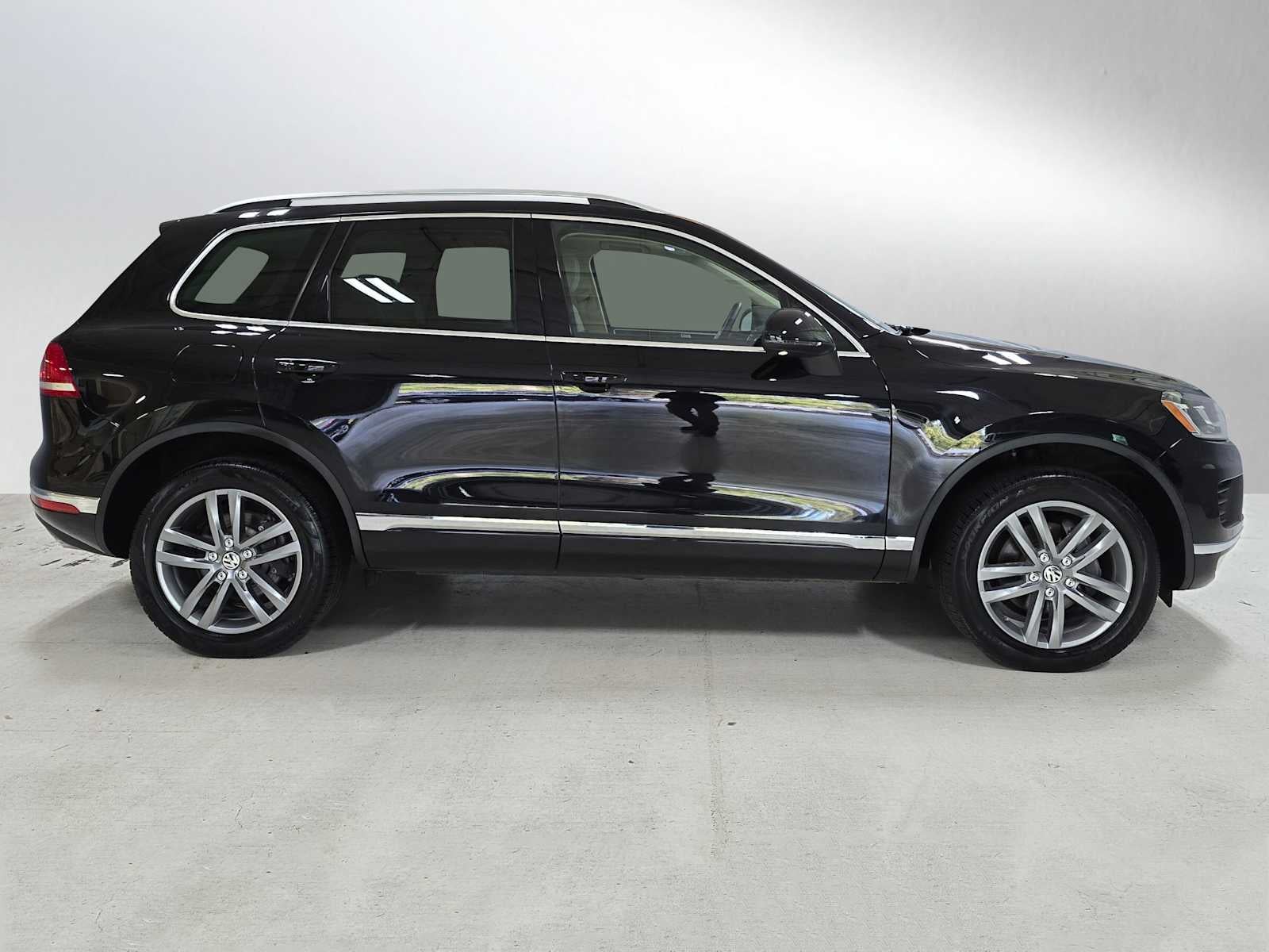 2016 Volkswagen Touareg Sport w/Technology