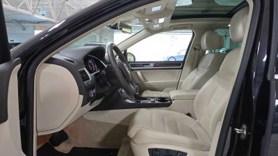 2016 Volkswagen Touareg Sport w/Technology