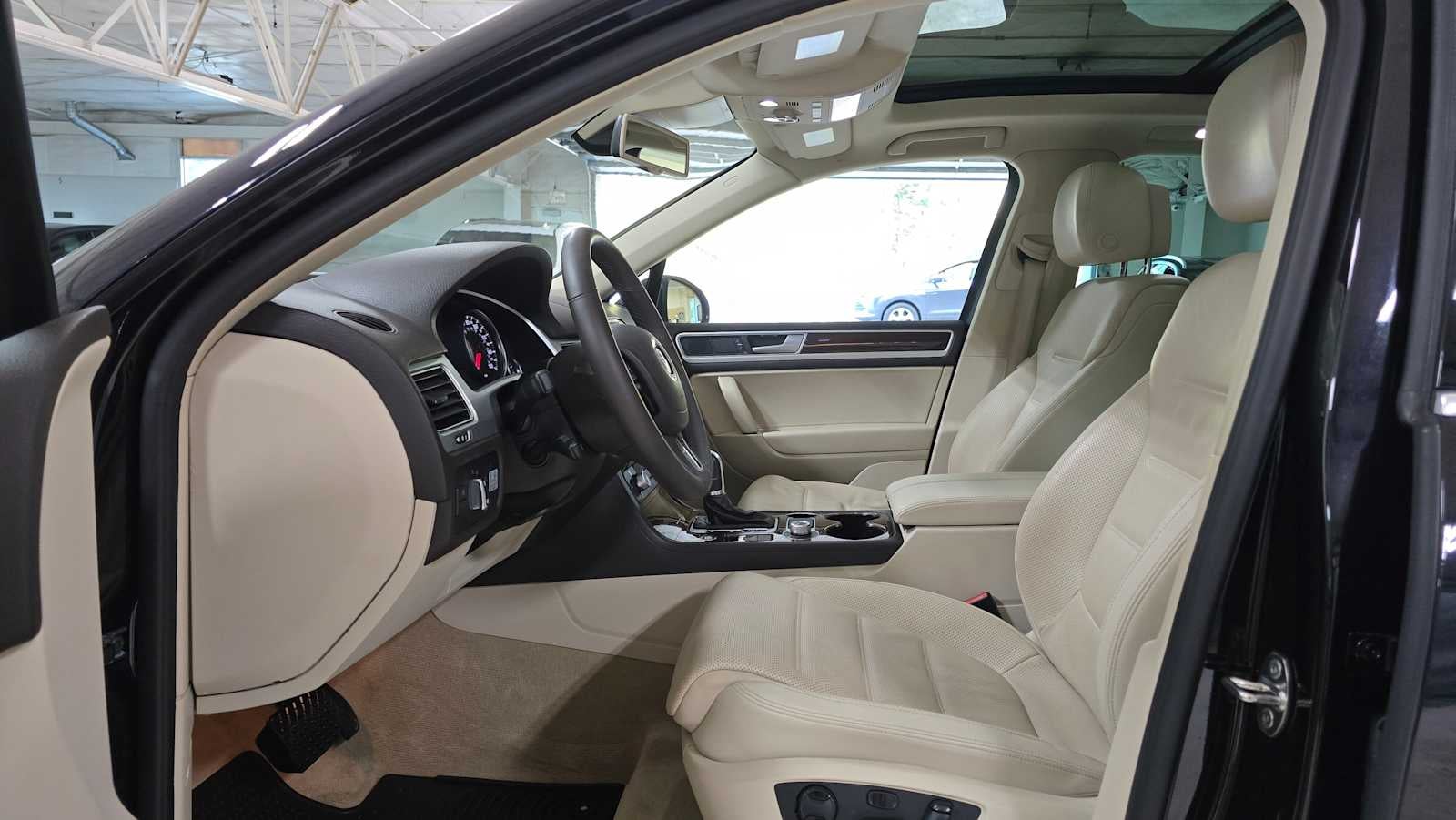 2016 Volkswagen Touareg Sport w/Technology