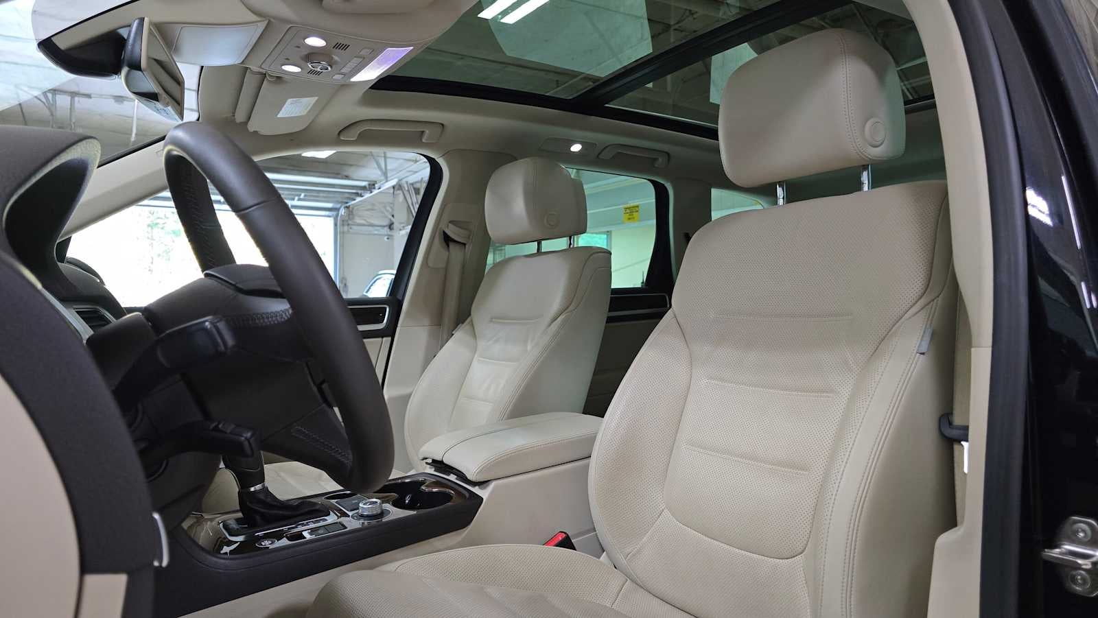 2016 Volkswagen Touareg Sport w/Technology