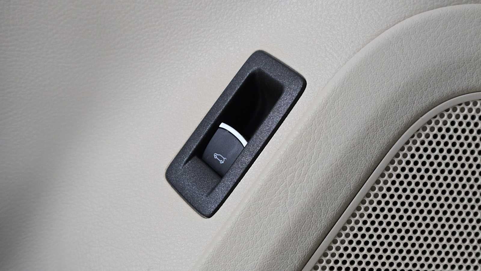 2016 Volkswagen Touareg Sport w/Technology