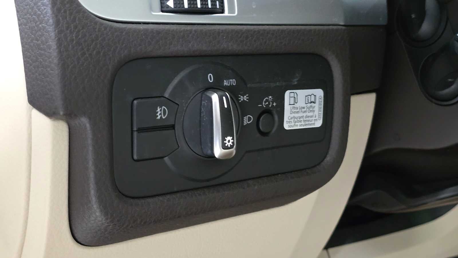 2016 Volkswagen Touareg Sport w/Technology