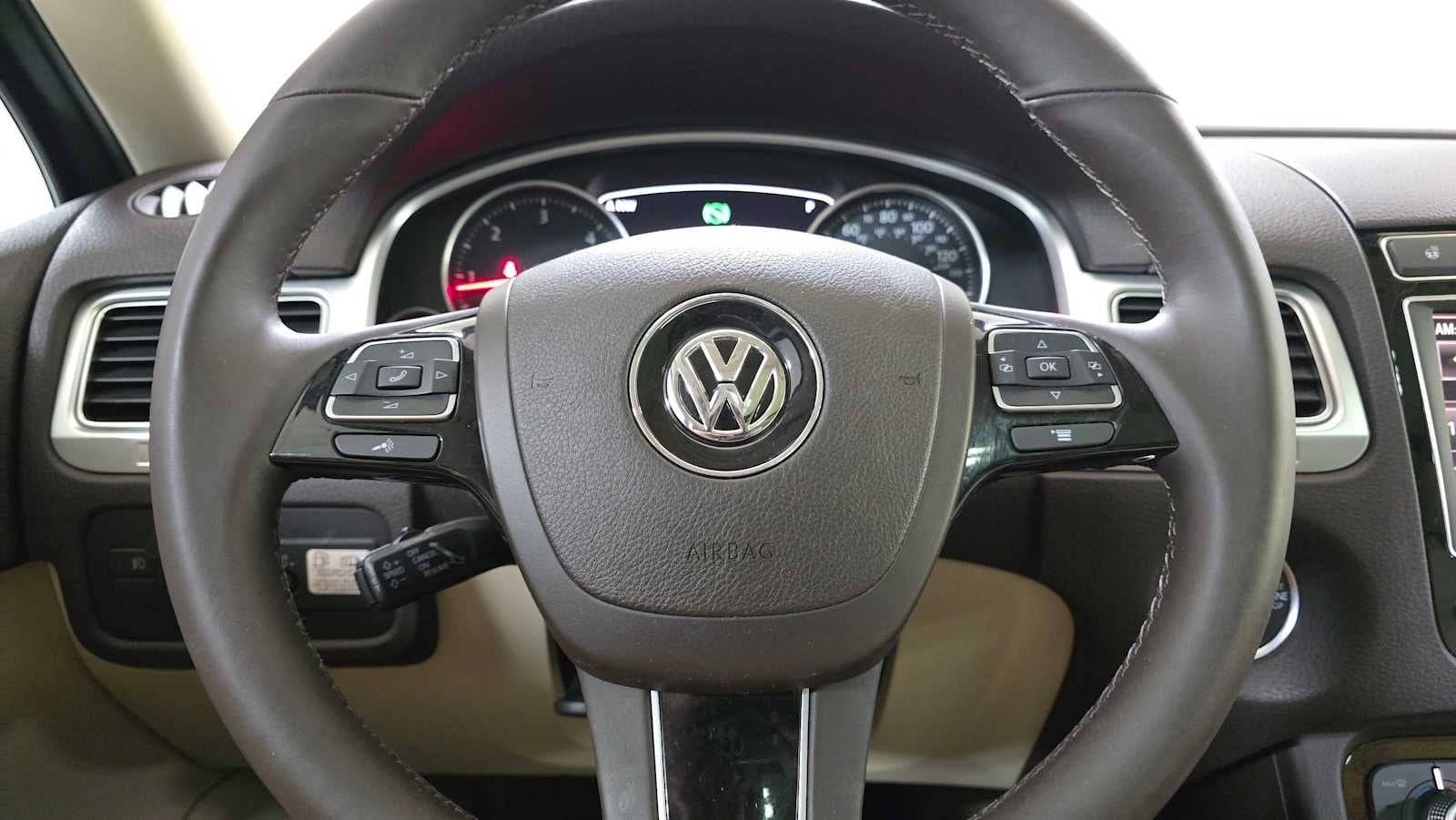 2016 Volkswagen Touareg Sport w/Technology