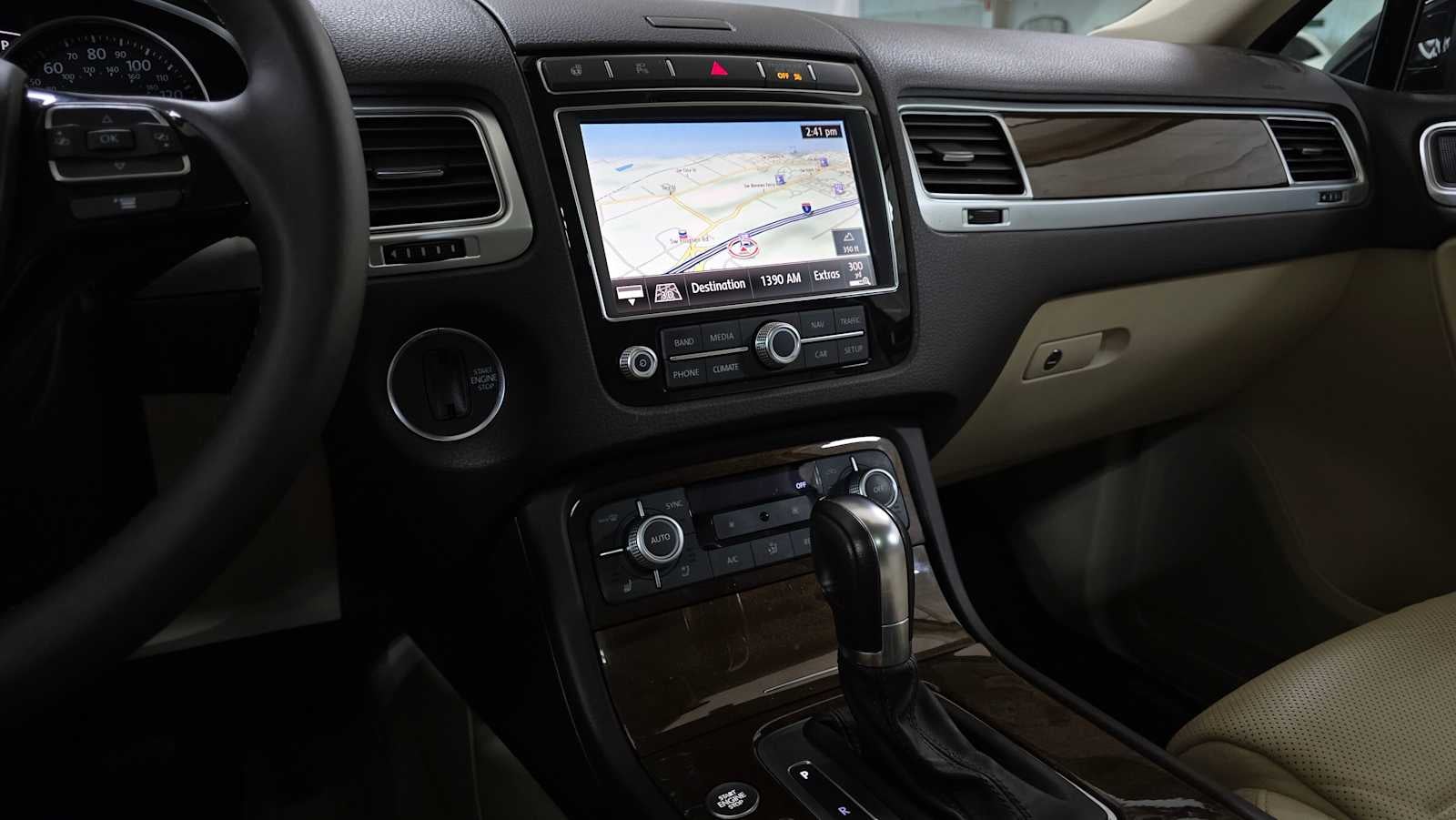 2016 Volkswagen Touareg Sport w/Technology