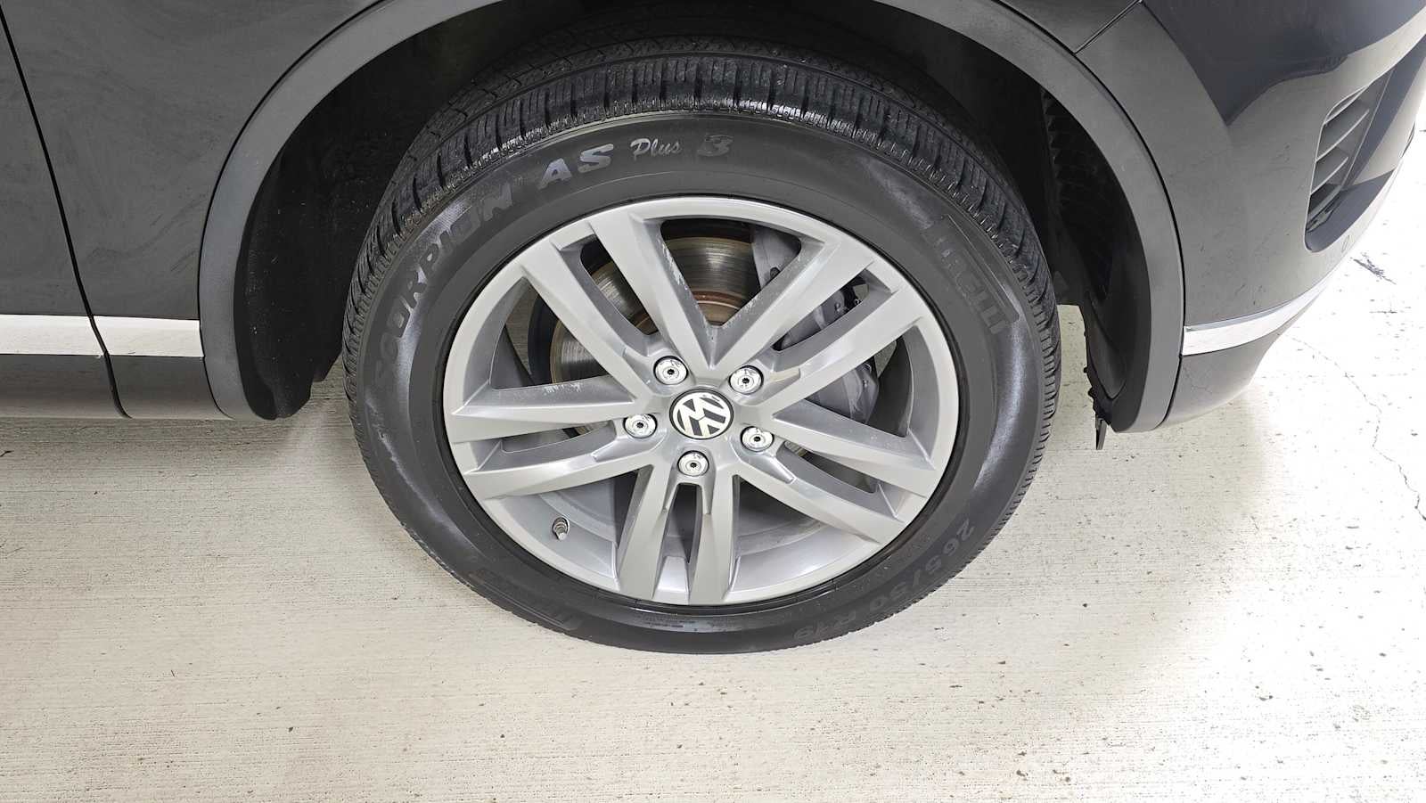 2016 Volkswagen Touareg Sport w/Technology