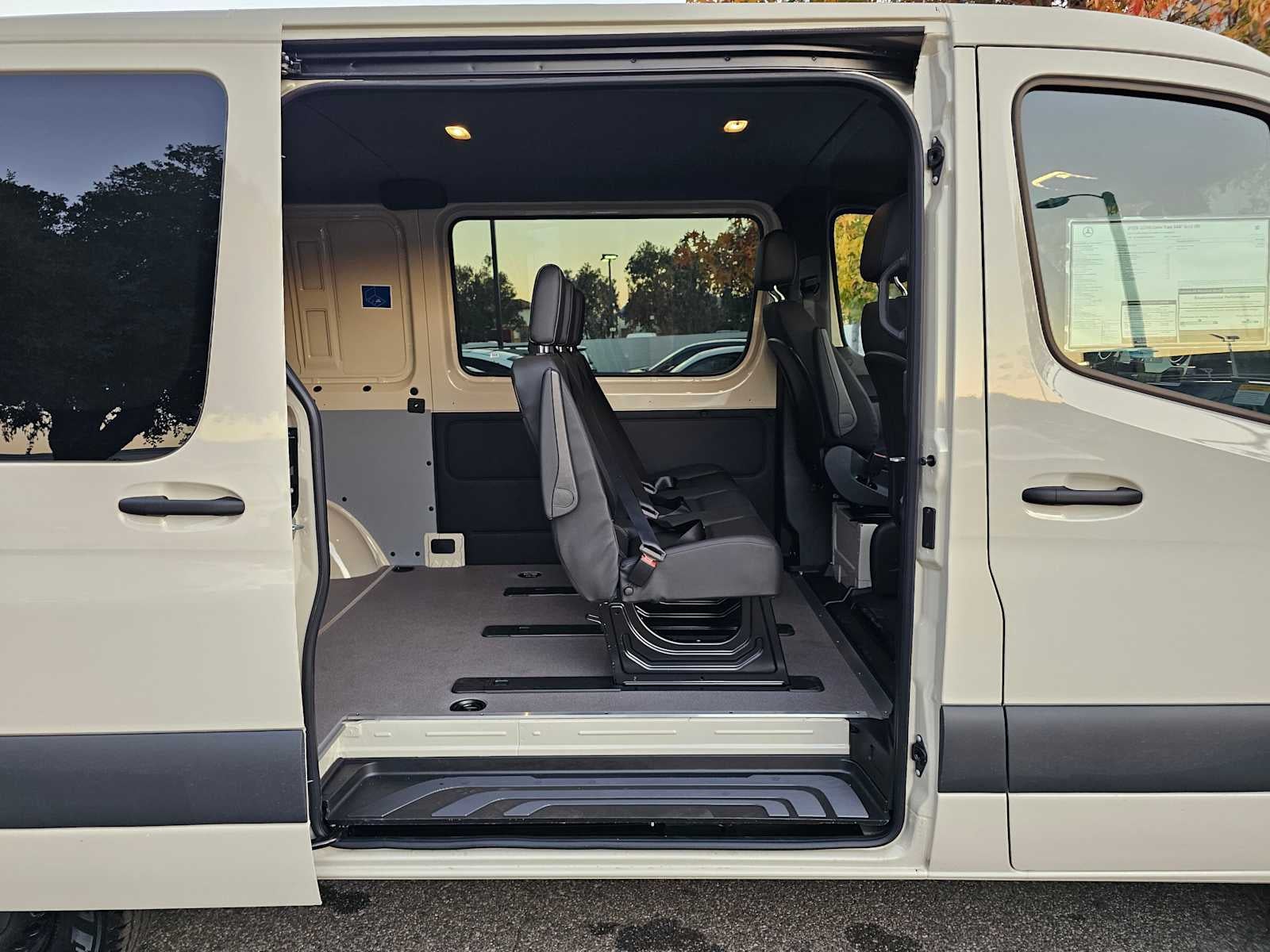 2025 Mercedes-Benz Sprinter 2500 Standard Roof I4 Diesel HO 144" RWD