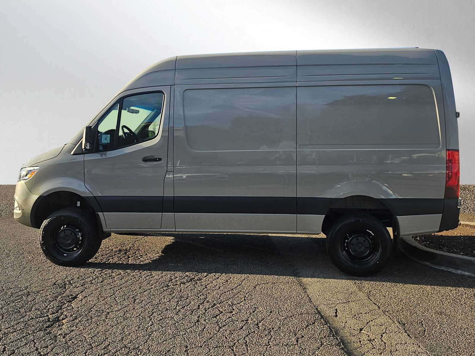 2026 Mercedes-Benz Sprinter 2500 Standard Roof I4 Diesel HO 144" AWD