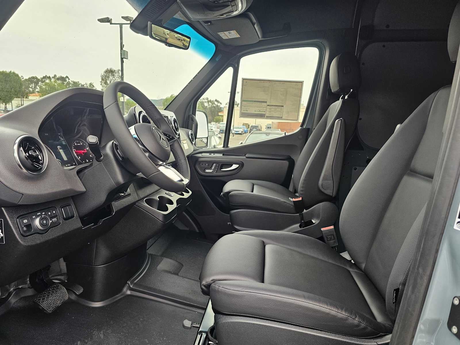 2026 Mercedes-Benz Sprinter 2500 Standard Roof I4 Diesel HO 144" AWD