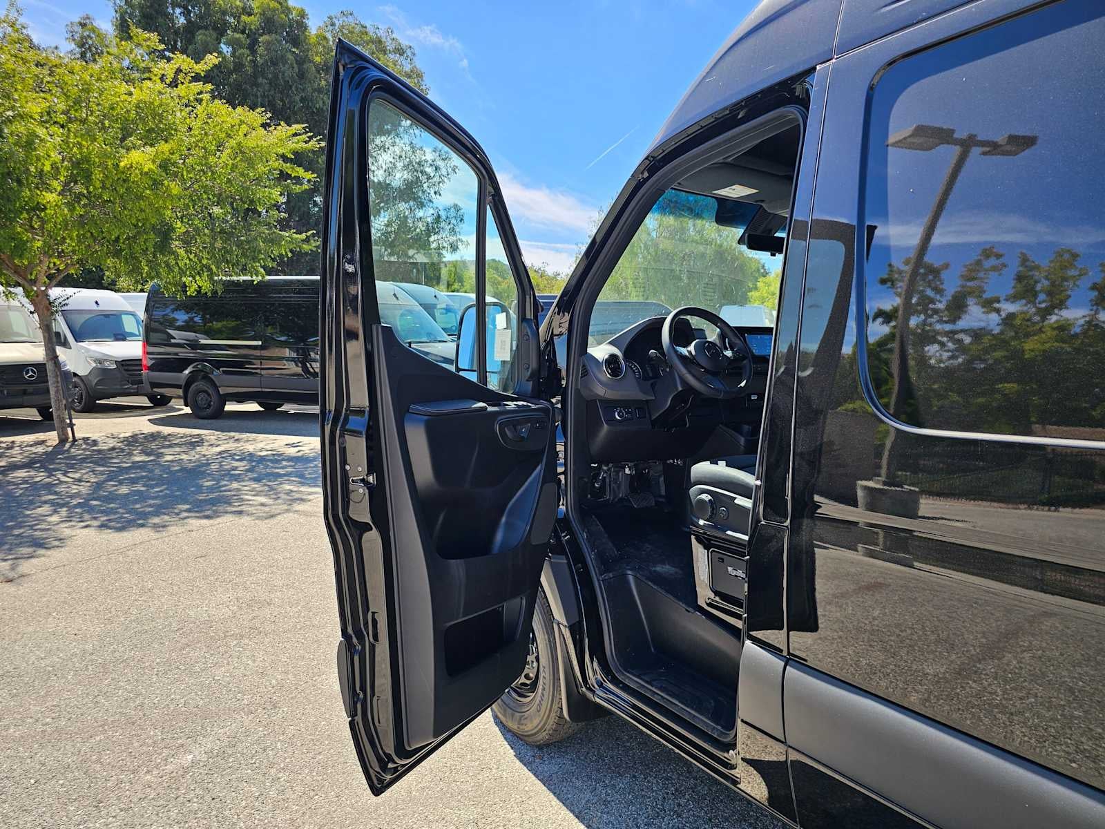 2025 Mercedes-Benz Sprinter 3500XD High Roof I4 Diesel HO 170" Extended RWD