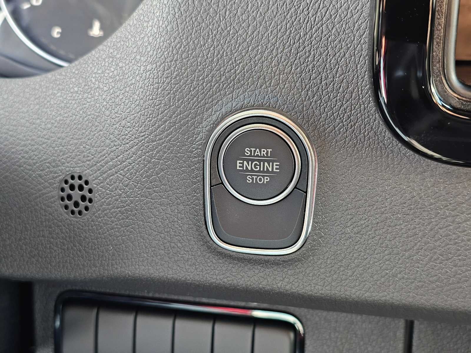 2026 Mercedes-Benz Sprinter 2500 Standard Roof I4 Diesel 144" RWD