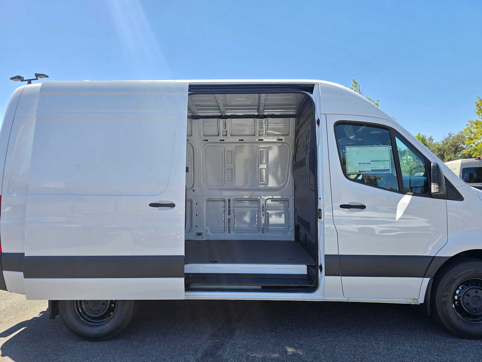 2025 Mercedes-Benz Sprinter 2500 Standard Roof I4 Diesel 144" RWD