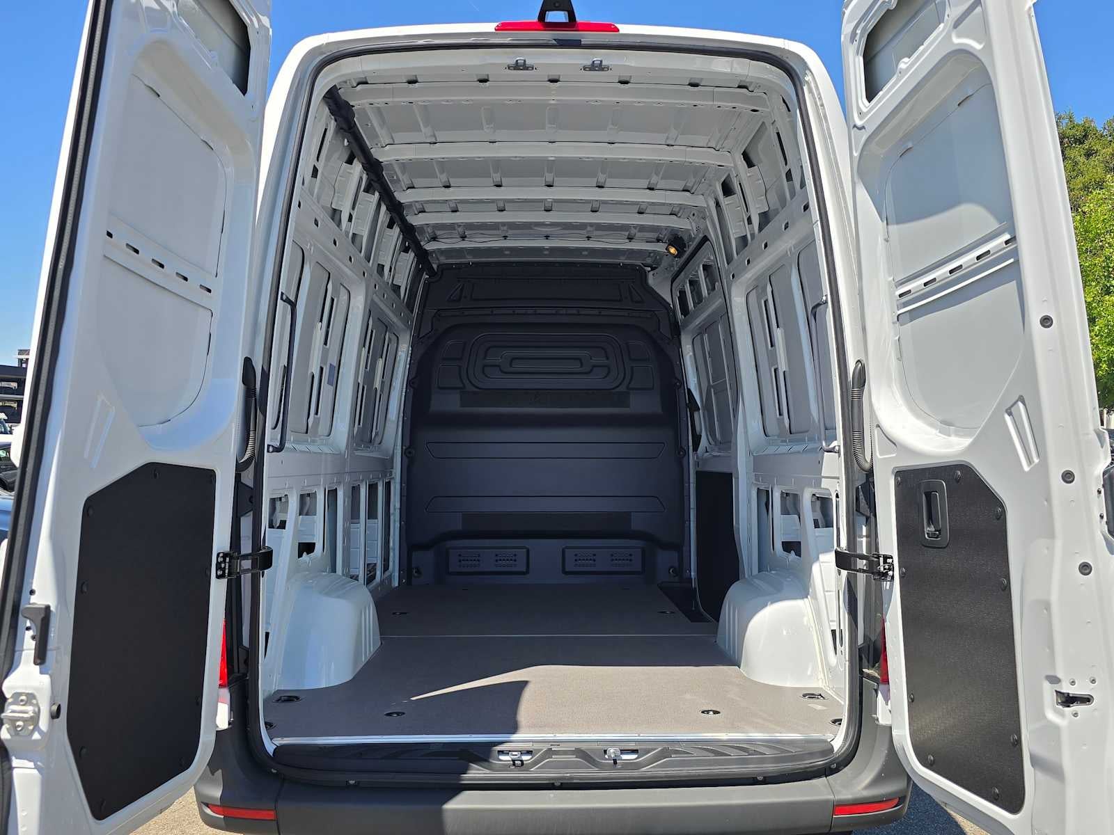 2025 Mercedes-Benz Sprinter 2500 Standard Roof I4 Diesel 144" RWD