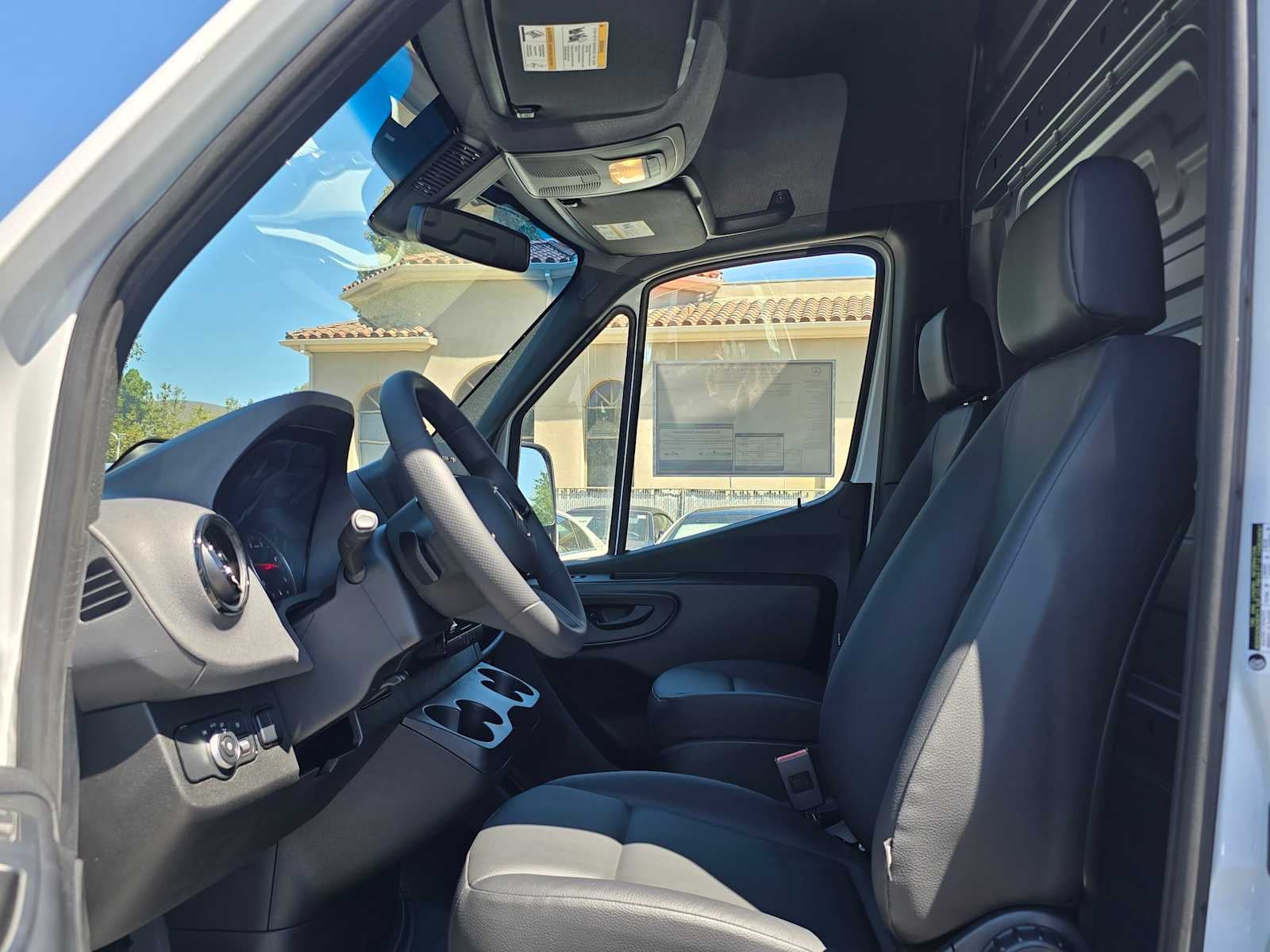 2025 Mercedes-Benz Sprinter 2500 Standard Roof I4 Diesel 144" RWD