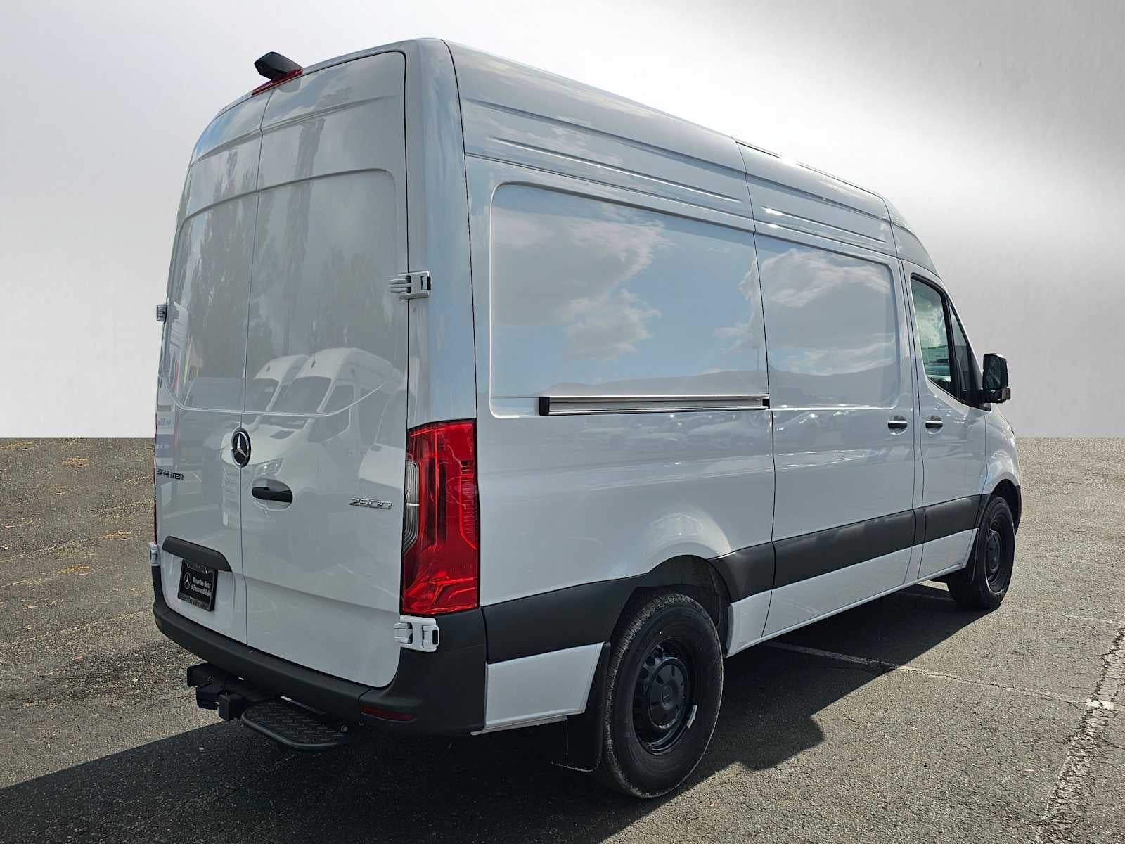 2025 Mercedes-Benz Sprinter 2500 Standard Roof I4 Diesel 144" RWD
