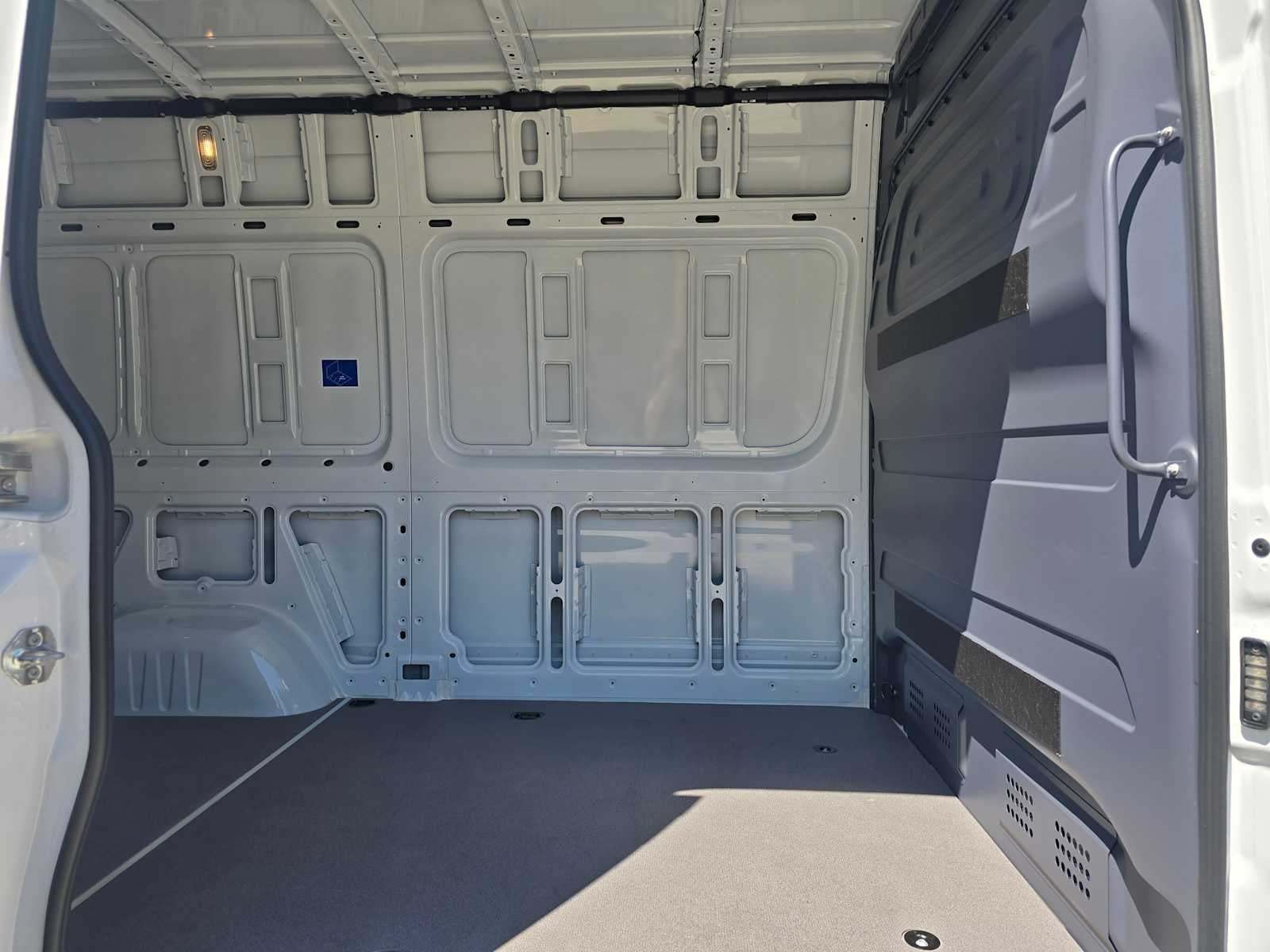 2025 Mercedes-Benz Sprinter 2500 Standard Roof I4 Diesel 144" RWD