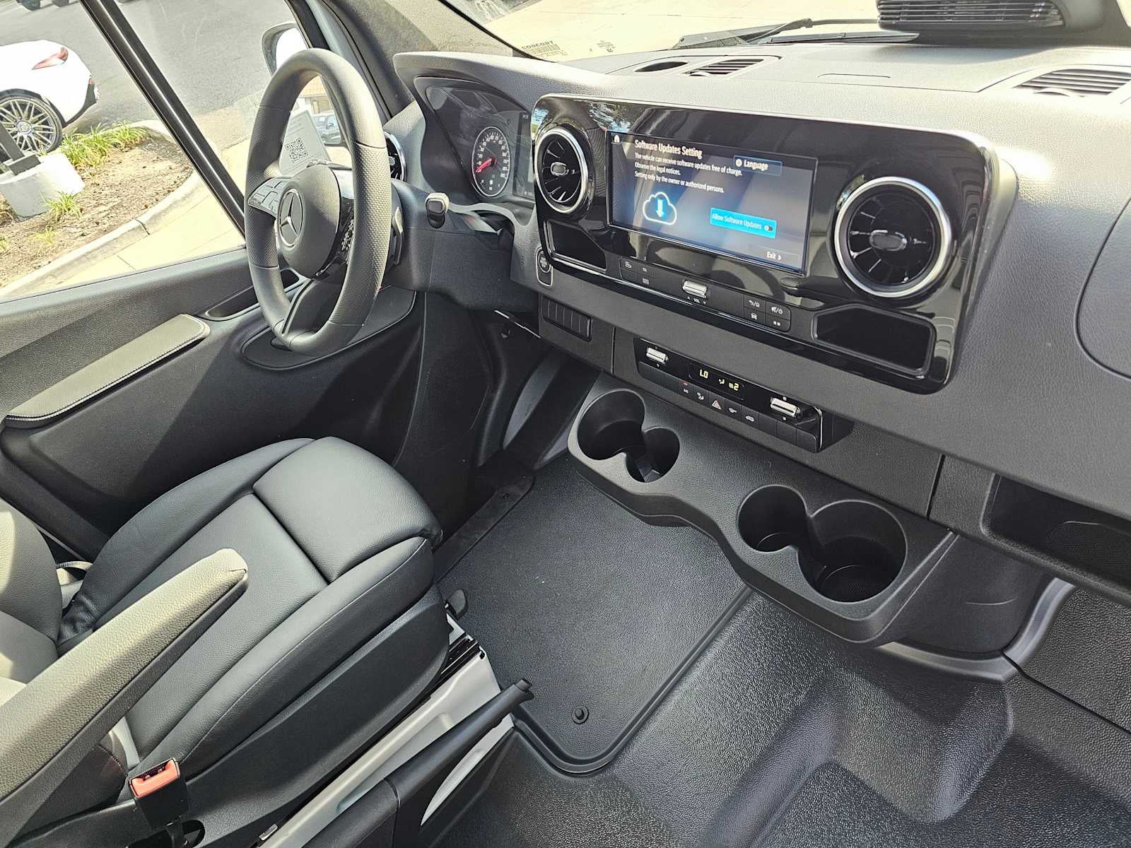 2026 Mercedes-Benz Sprinter 2500 Standard Roof I4 Diesel 144" RWD