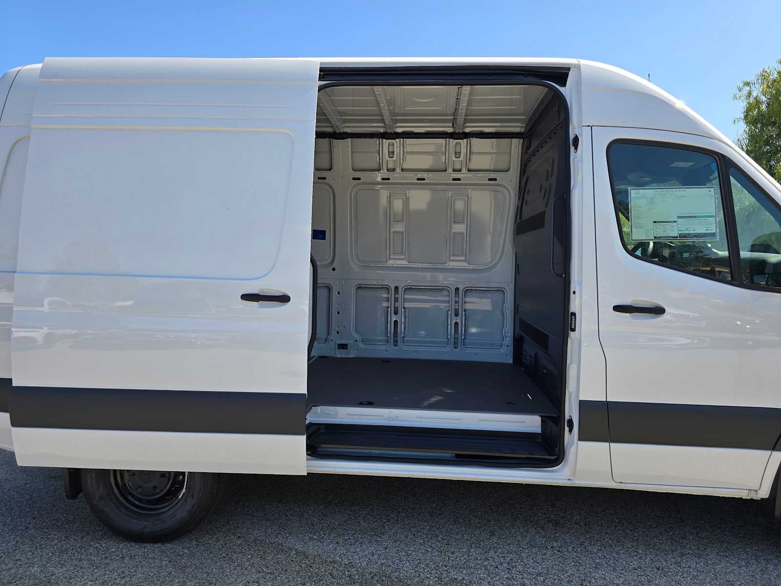 2025 Mercedes-Benz Sprinter 2500 Standard Roof I4 Diesel 144" RWD