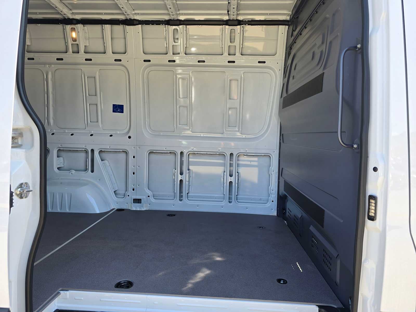 2025 Mercedes-Benz Sprinter 2500 Standard Roof I4 Diesel 144" RWD