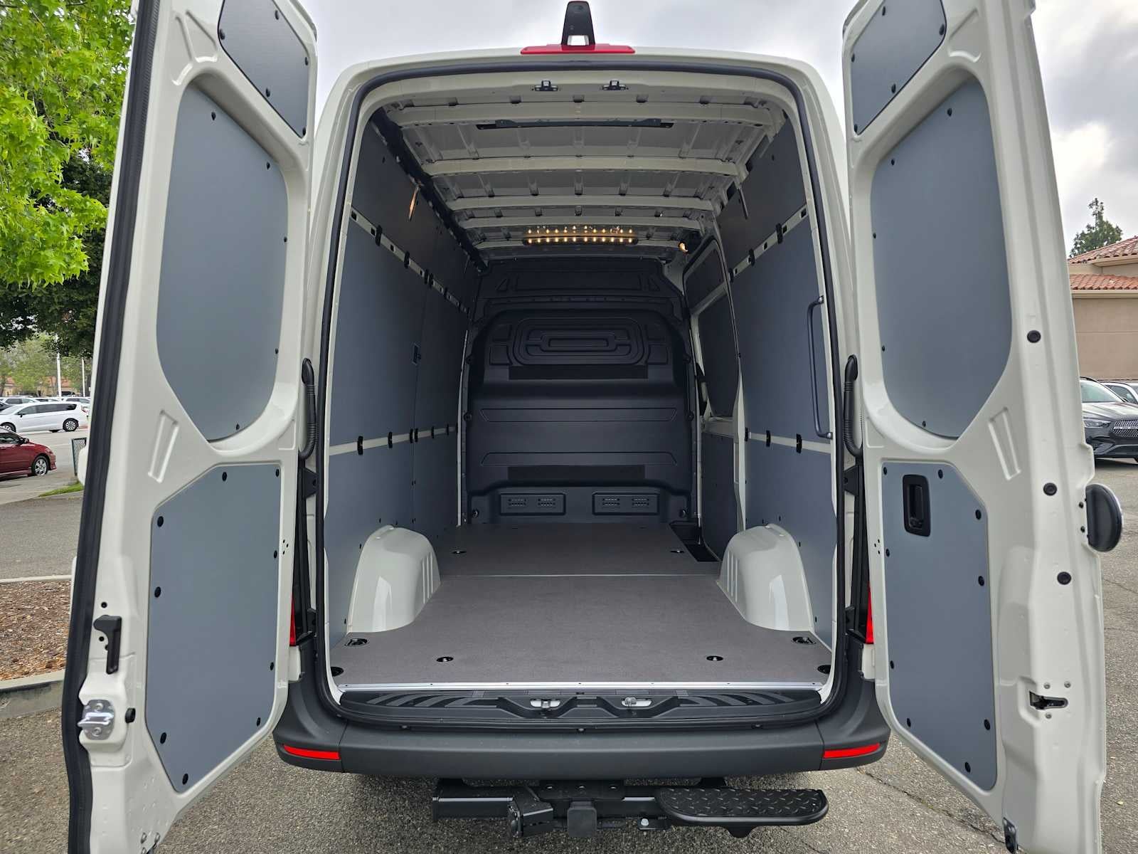 2025 Mercedes-Benz Sprinter 2500 Standard Roof I4 Diesel 144" RWD