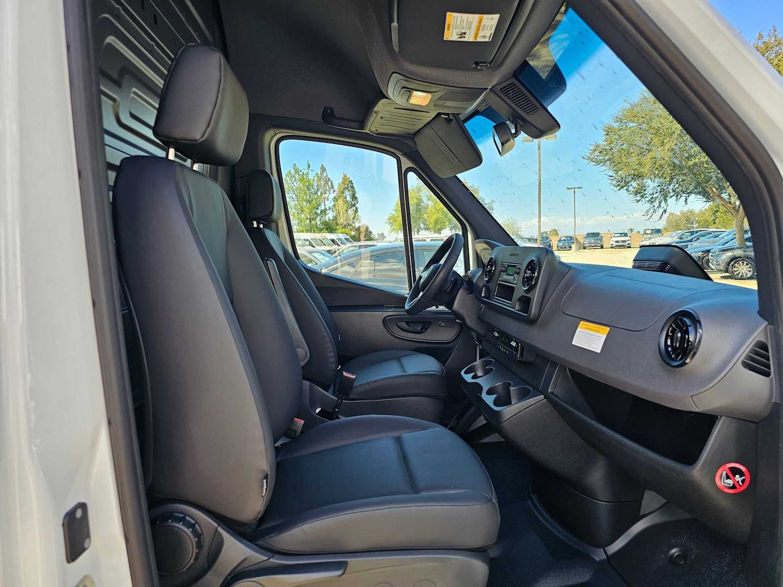 2025 Mercedes-Benz Sprinter 2500 Standard Roof I4 Diesel 144" RWD