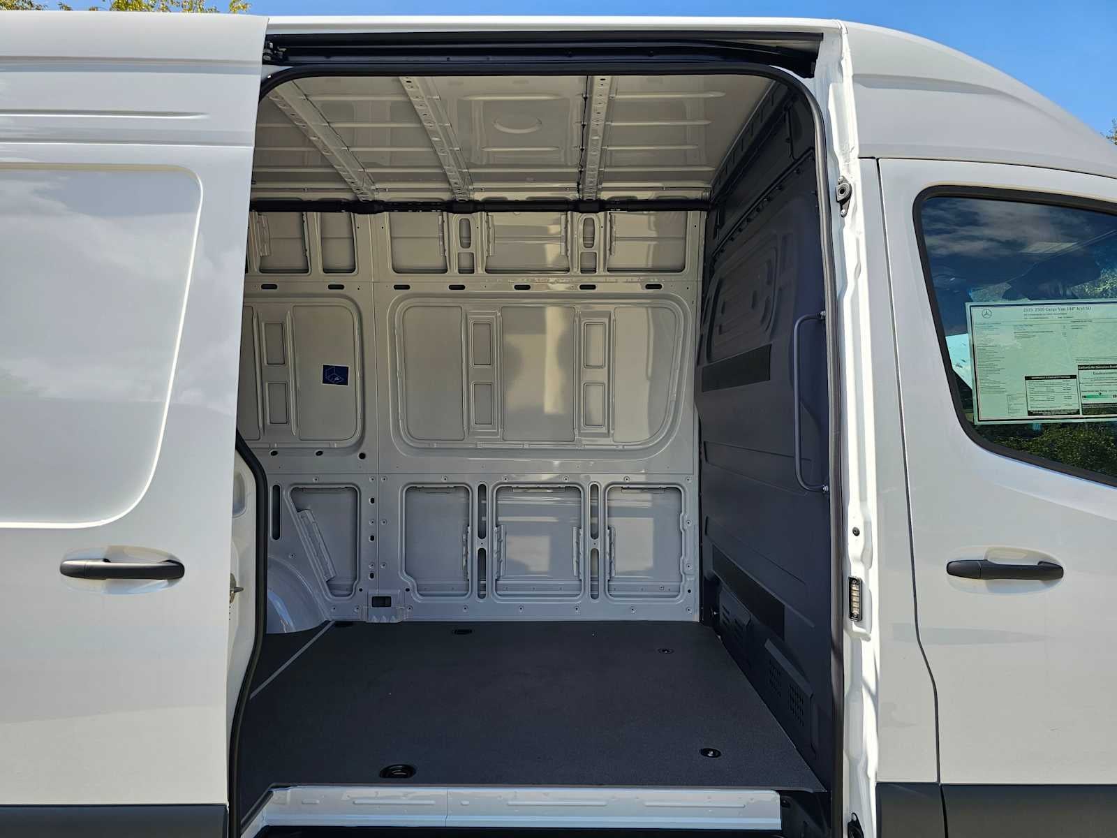 2025 Mercedes-Benz Sprinter 2500 Standard Roof I4 Diesel 144" RWD