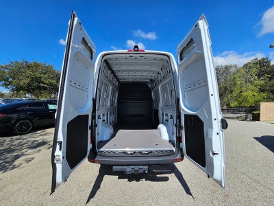 2025 Mercedes-Benz Sprinter 2500 Standard Roof I4 Diesel 144" RWD