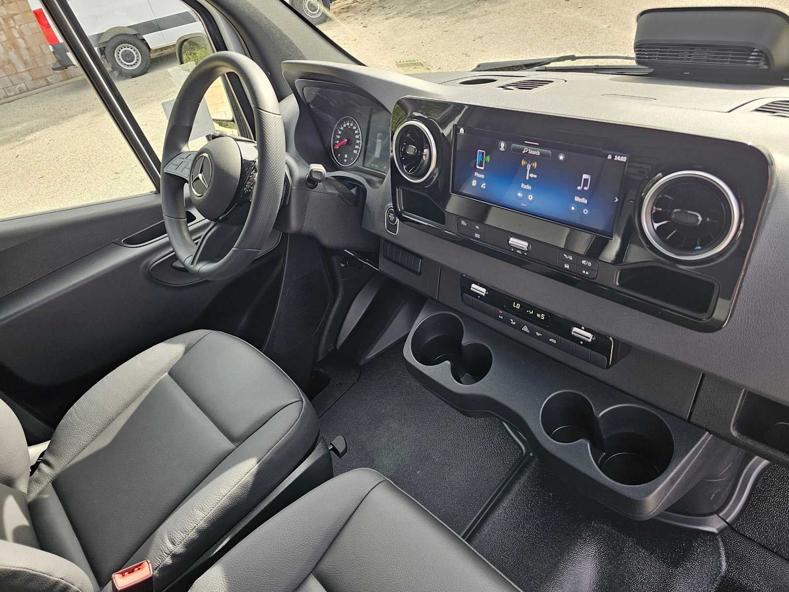 2026 Mercedes-Benz Sprinter 2500 Standard Roof I4 Diesel 144" RWD