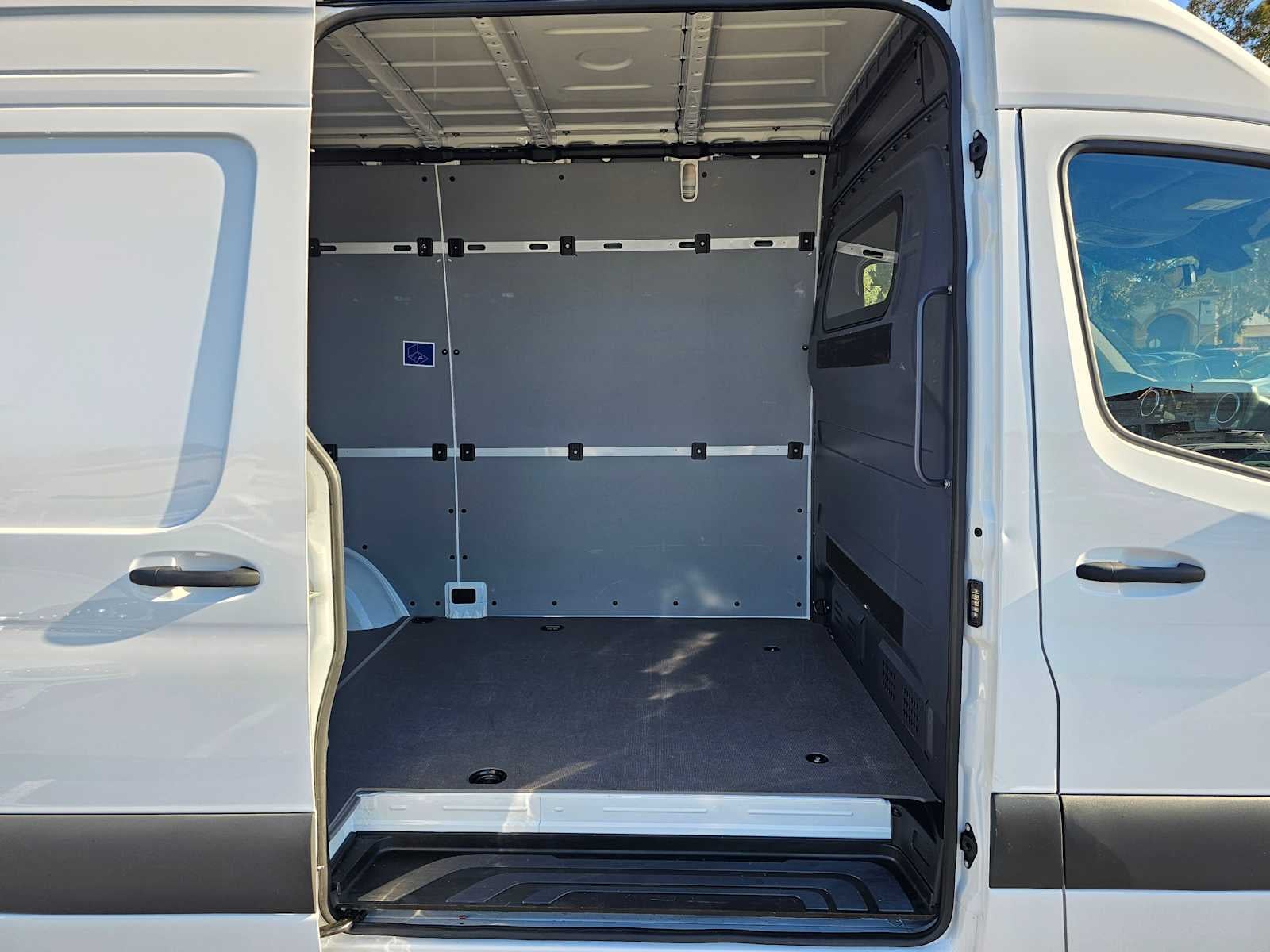 2025 Mercedes-Benz Sprinter 2500 Standard Roof I4 Diesel HO 144" RWD