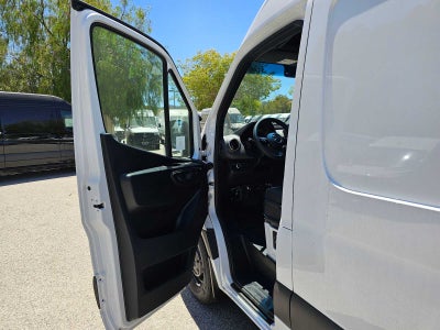 2025 Mercedes-Benz Sprinter 2500 High Roof I4 Diesel HO 170" RWD