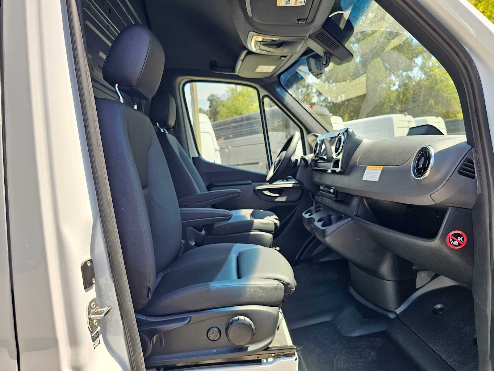 2025 Mercedes-Benz Sprinter 2500 High Roof I4 Diesel HO 170" RWD