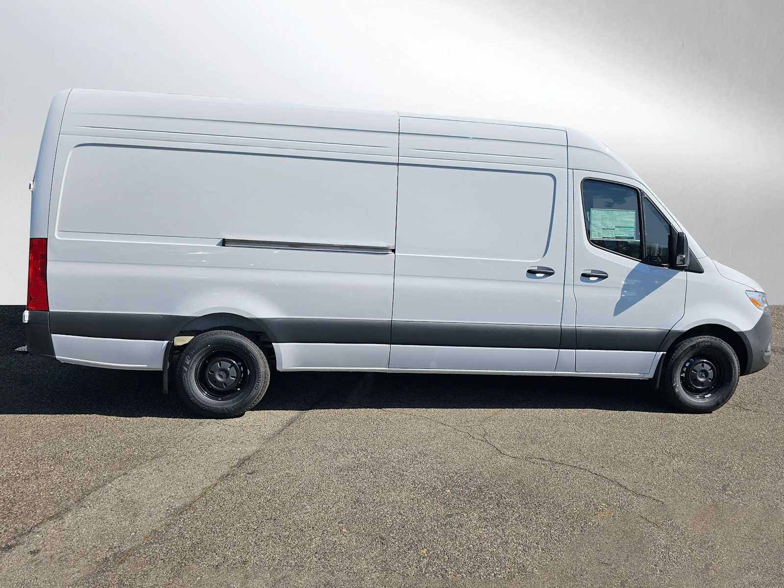 2025 Mercedes-Benz Sprinter 2500 High Roof I4 Diesel HO 170" RWD