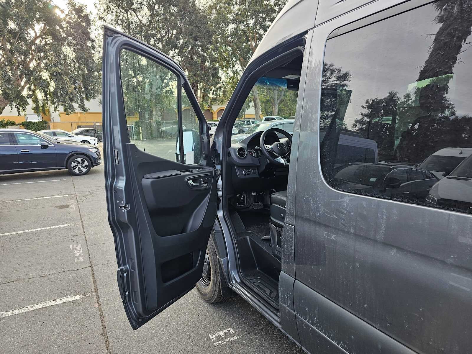 2025 Mercedes-Benz Sprinter 2500 Standard Roof I4 Diesel HO 144" RWD