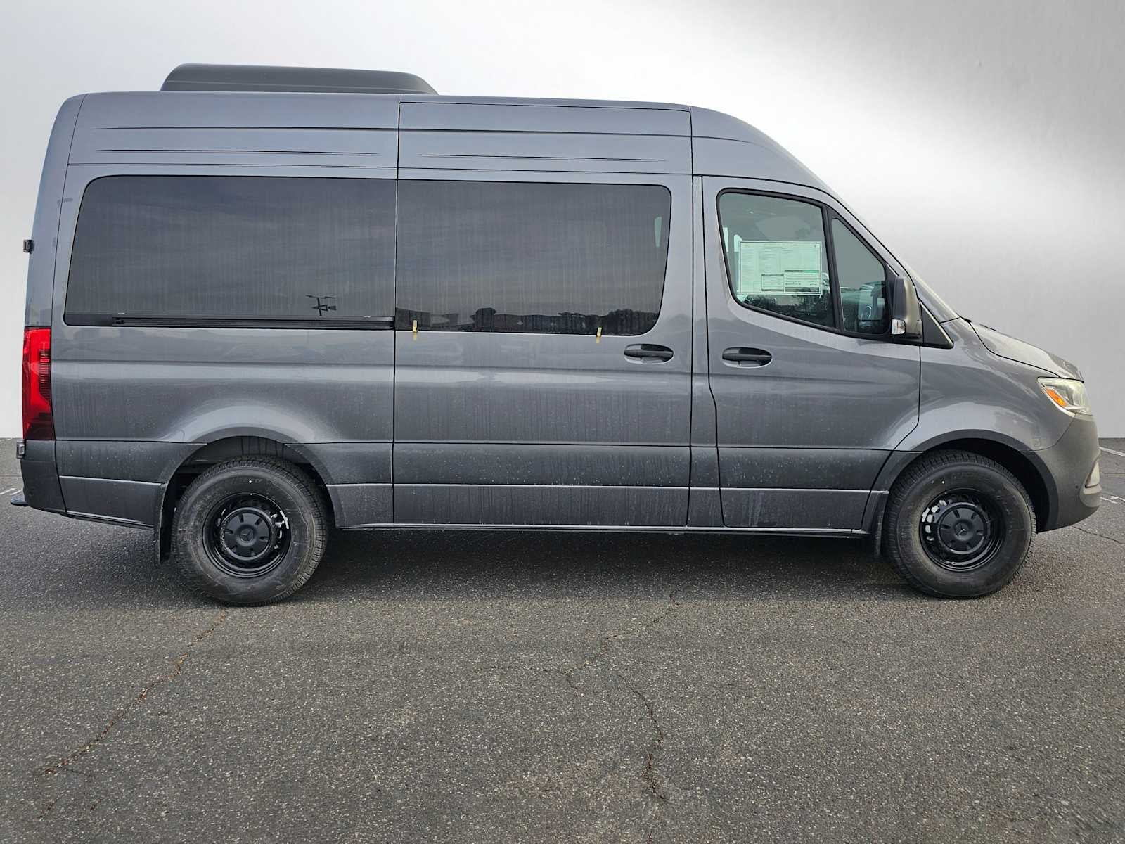 2025 Mercedes-Benz Sprinter 2500 Standard Roof I4 Diesel HO 144" RWD