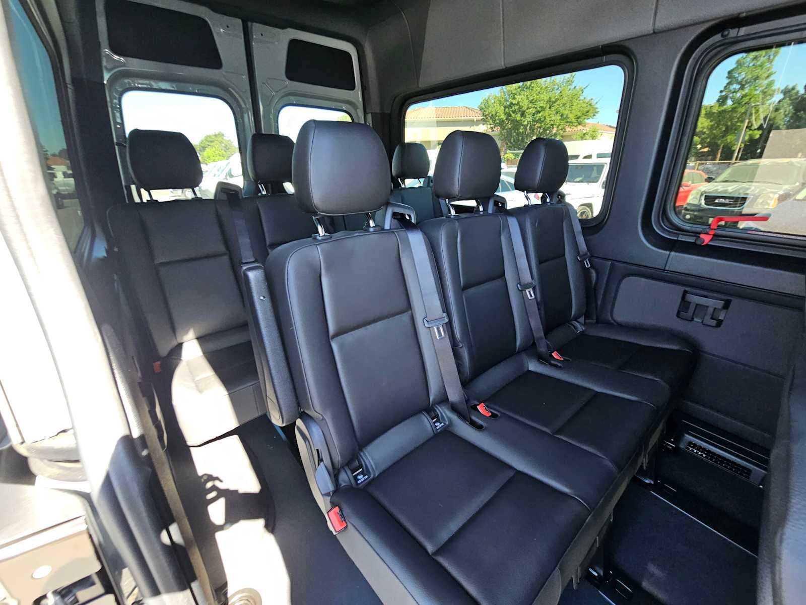 2025 Mercedes-Benz Sprinter 2500 Standard Roof I4 Diesel HO 144" RWD