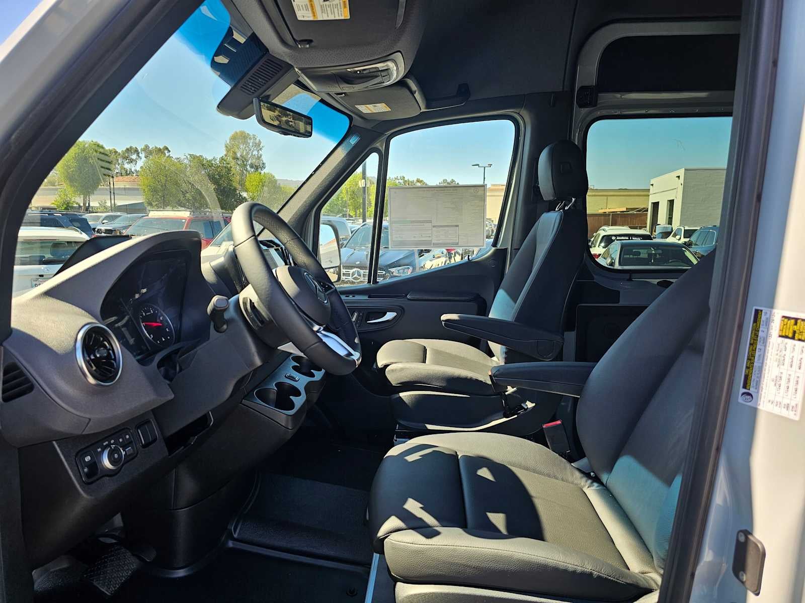 2025 Mercedes-Benz Sprinter 2500 Standard Roof I4 Diesel HO 144" RWD