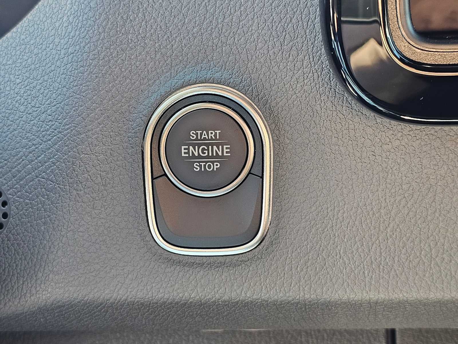 2025 Mercedes-Benz Sprinter 2500 Standard Roof I4 Diesel HO 144" RWD