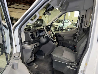 2023 Ford Transit Passenger Wagon XLT