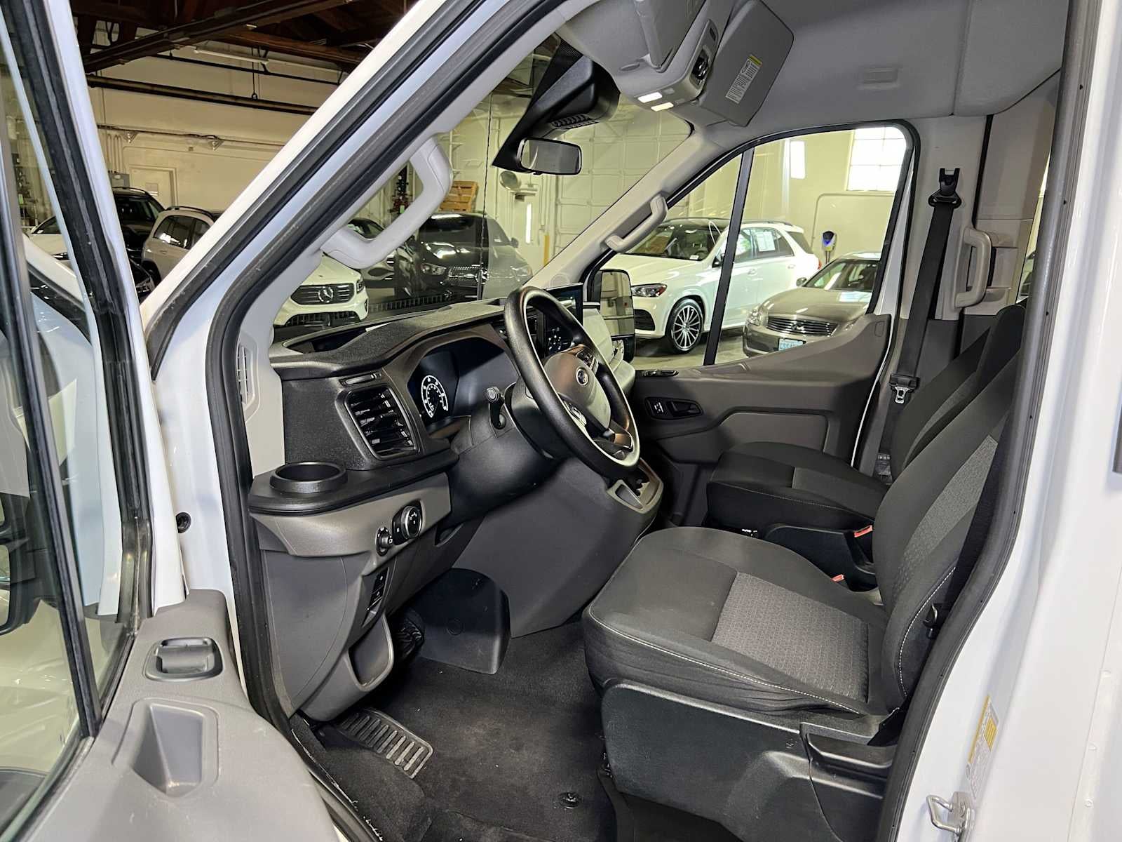 2023 Ford Transit Passenger Wagon XLT