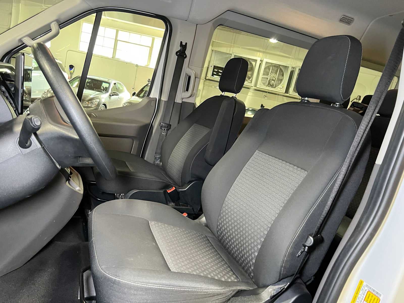 2023 Ford Transit Passenger Wagon XLT