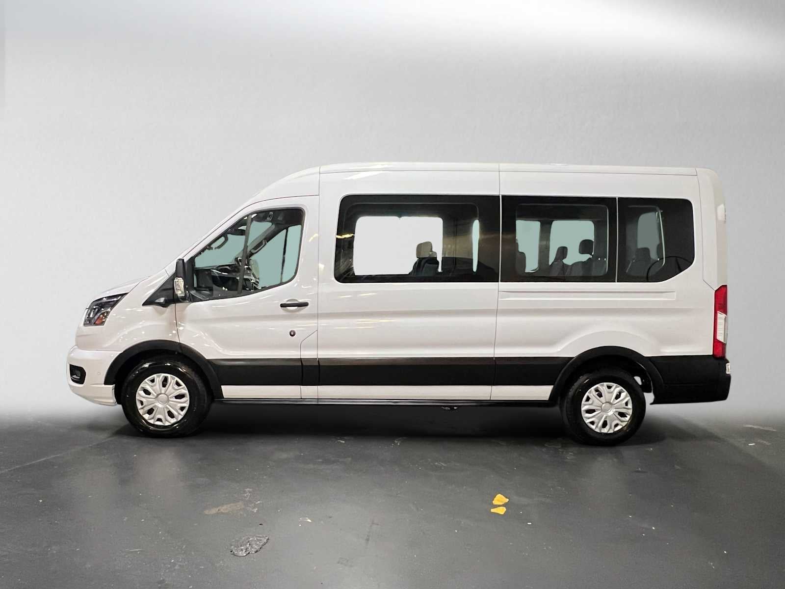 2023 Ford Transit Passenger Wagon XLT