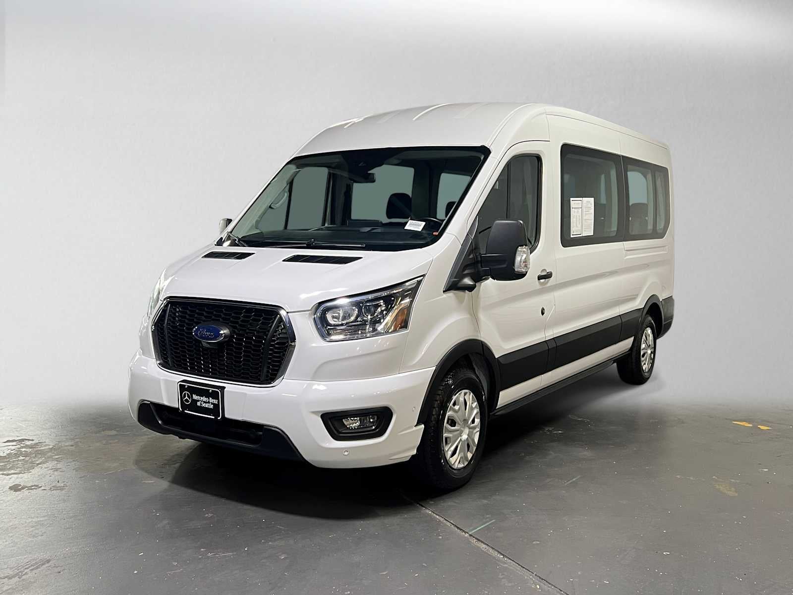 2023 Ford Transit Passenger Wagon XLT