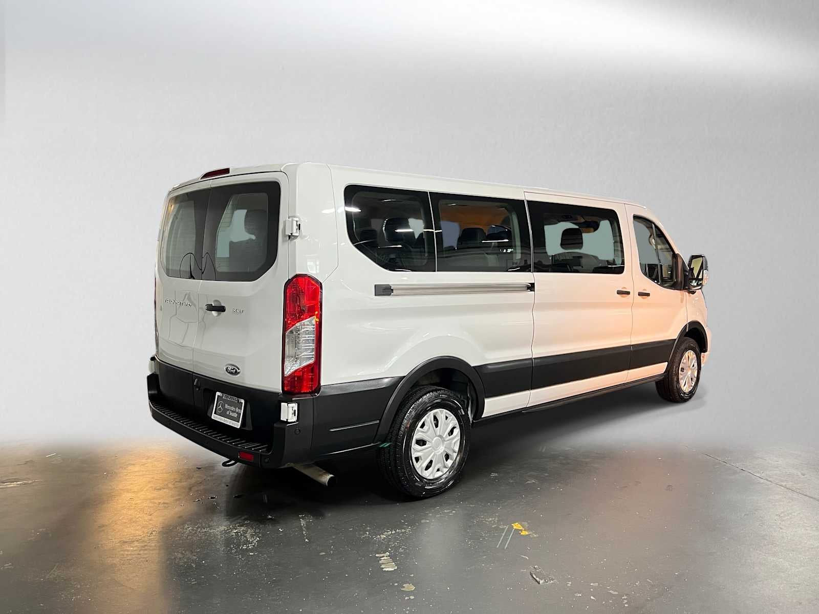 2023 Ford Transit Passenger Wagon XLT