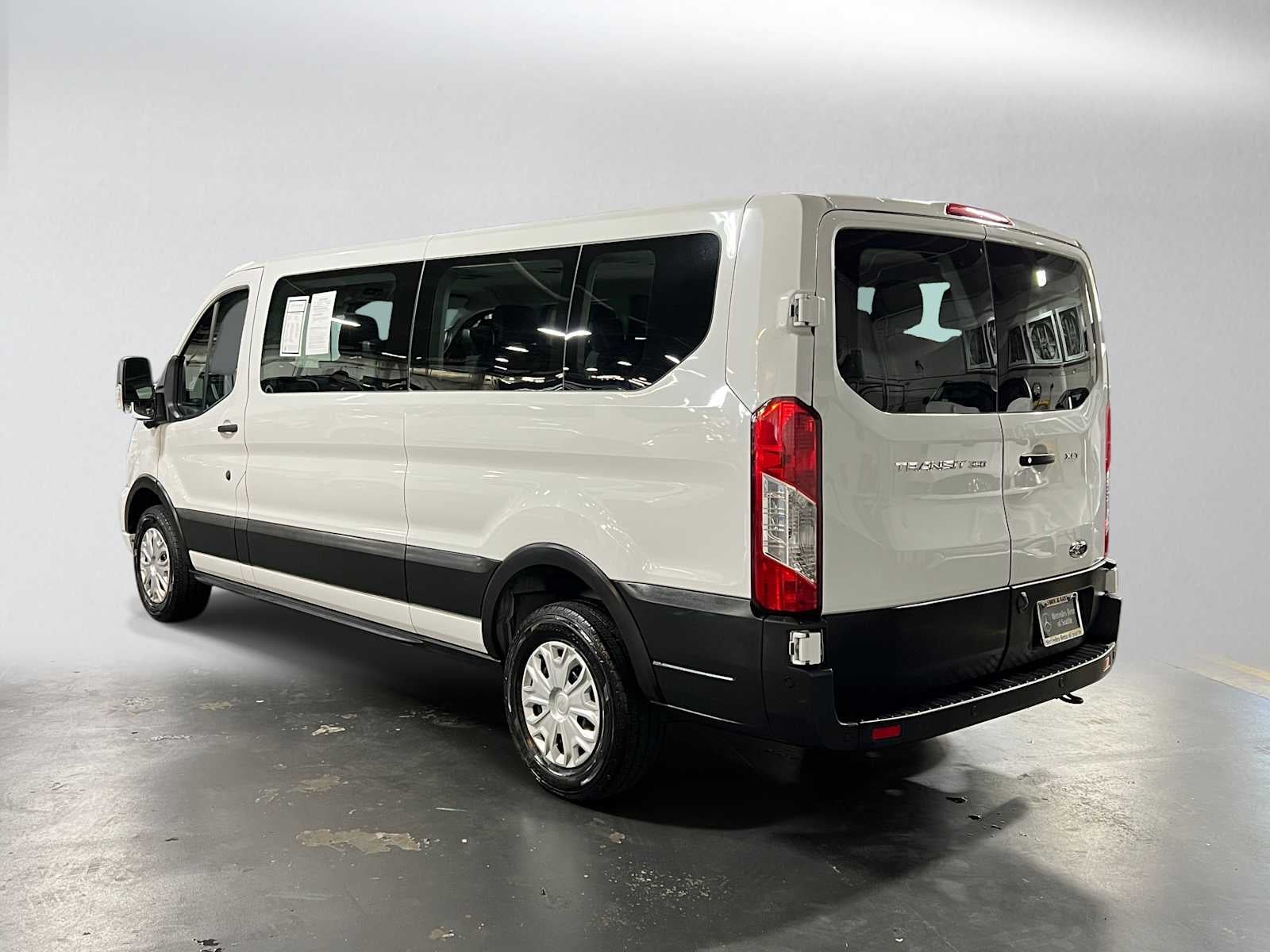 2023 Ford Transit Passenger Wagon XLT