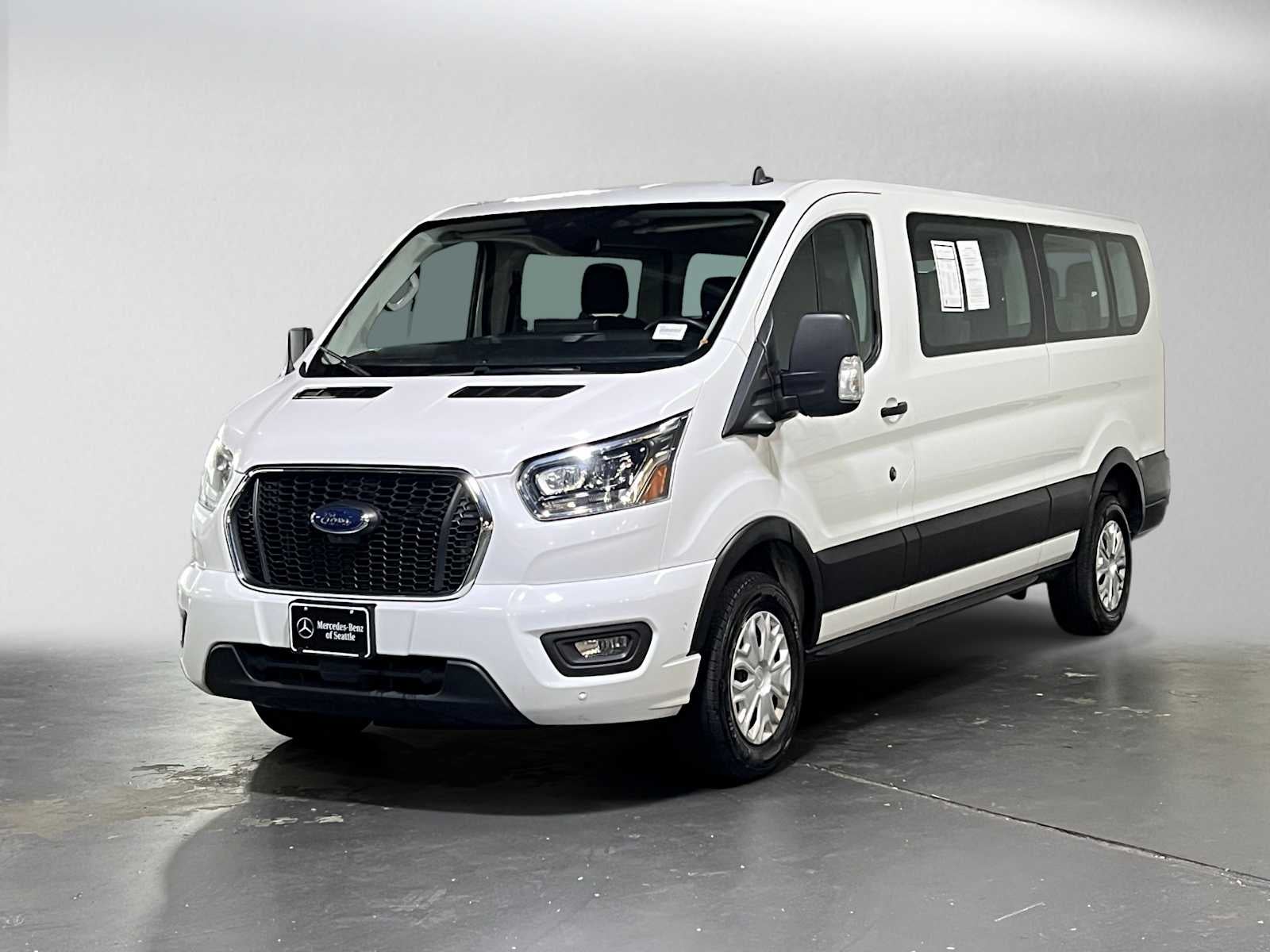 2023 Ford Transit Passenger Wagon XLT