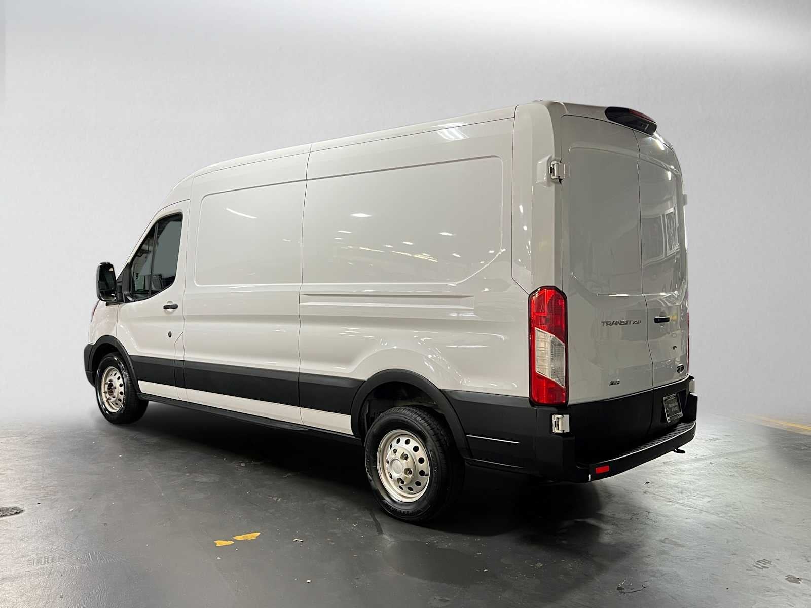 2023 Ford Transit T-250 130" Med Rf 9070 GVWR AWD