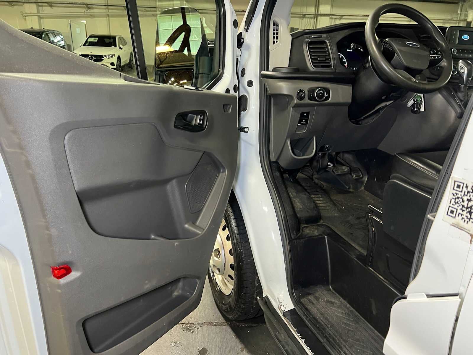 2023 Ford Transit Cargo Van T-250 130" Med Rf 9070 GVWR AWD