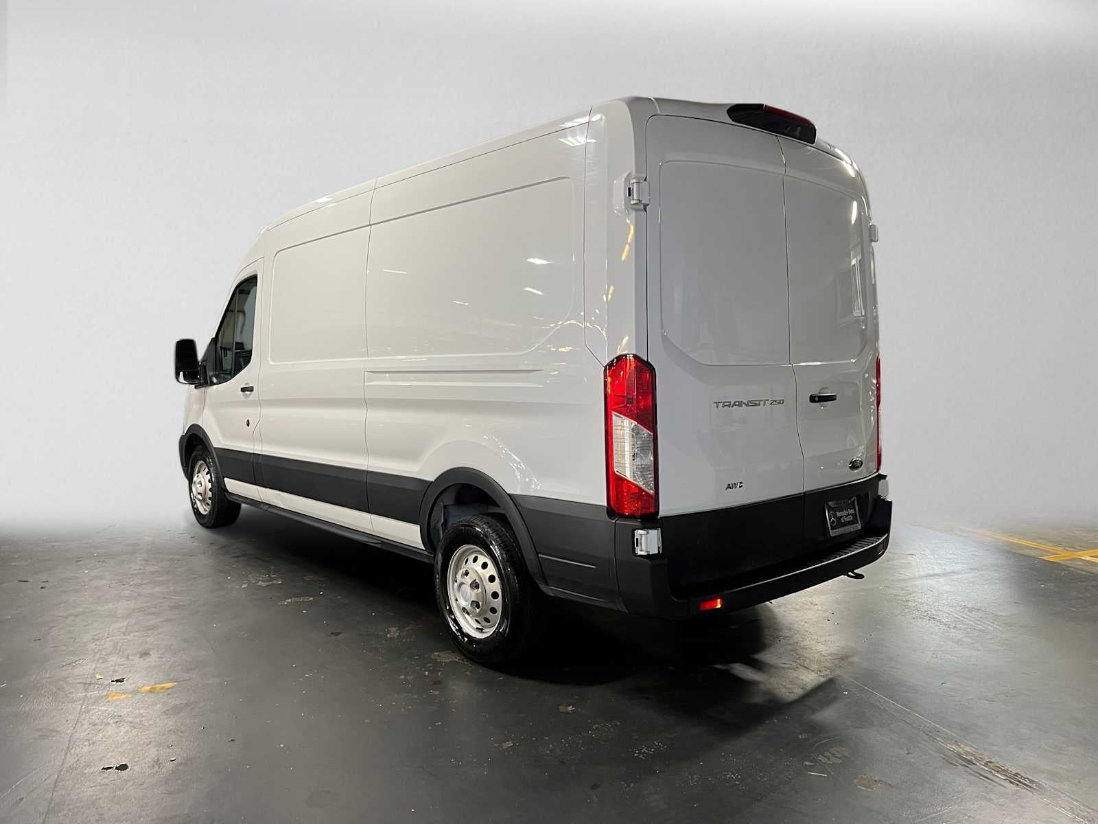 2023 Ford Transit Cargo Van T-250 130" Med Rf 9070 GVWR AWD