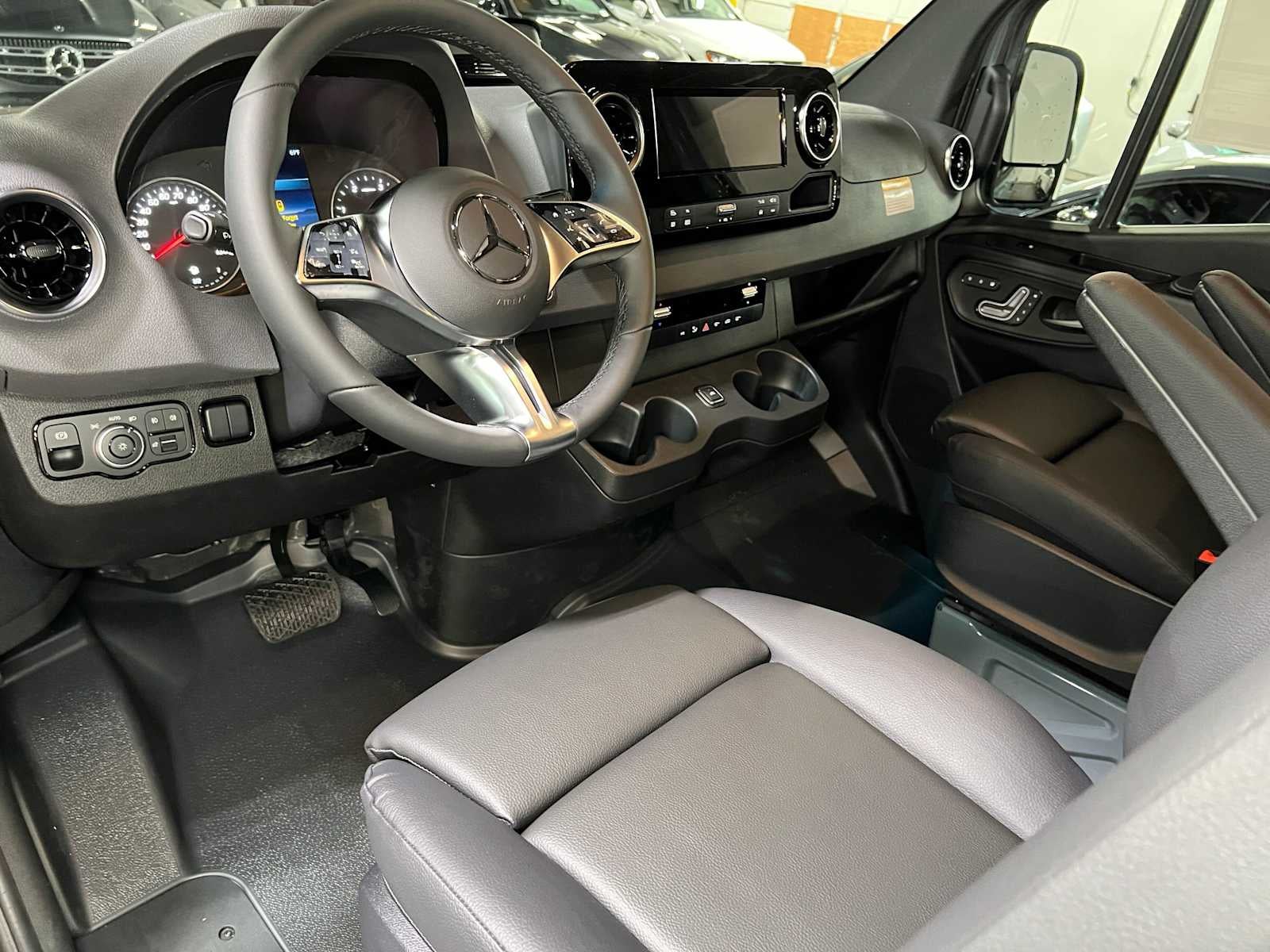 2026 Mercedes-Benz Sprinter 2500 Standard Roof I4 Diesel HO 144 AWD