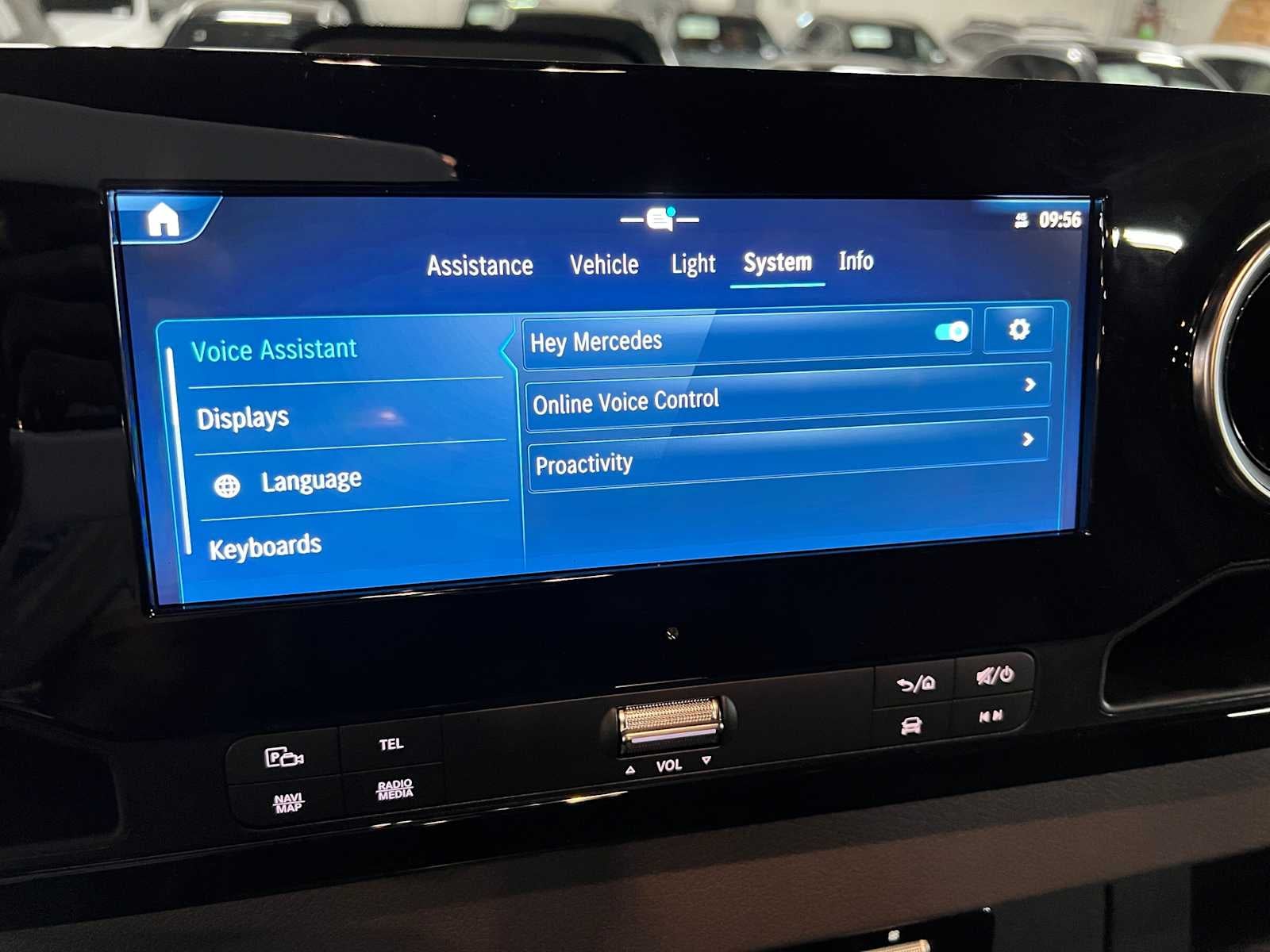 2026 Mercedes-Benz Sprinter 2500 Standard Roof I4 Diesel HO 144 AWD